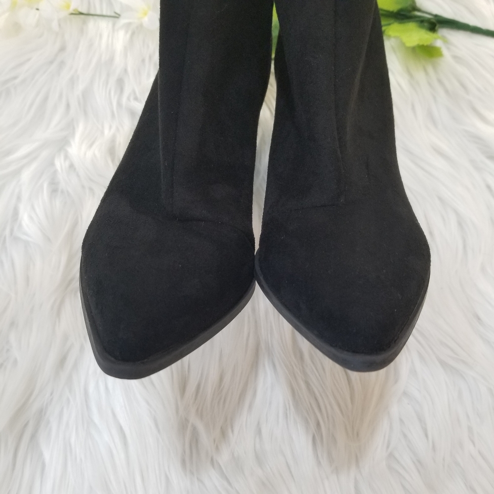 Pointed Toe Suede Black Ankle Boots With Heel Size 7.5, With Zipper Closure. - Picture 13 of 16